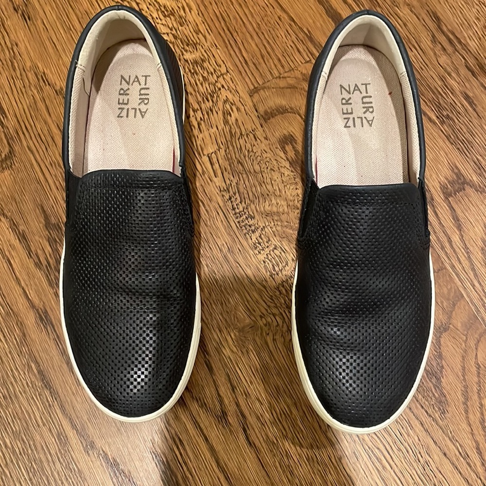 Women’s Naturalizer, Marianne in black leather size 9